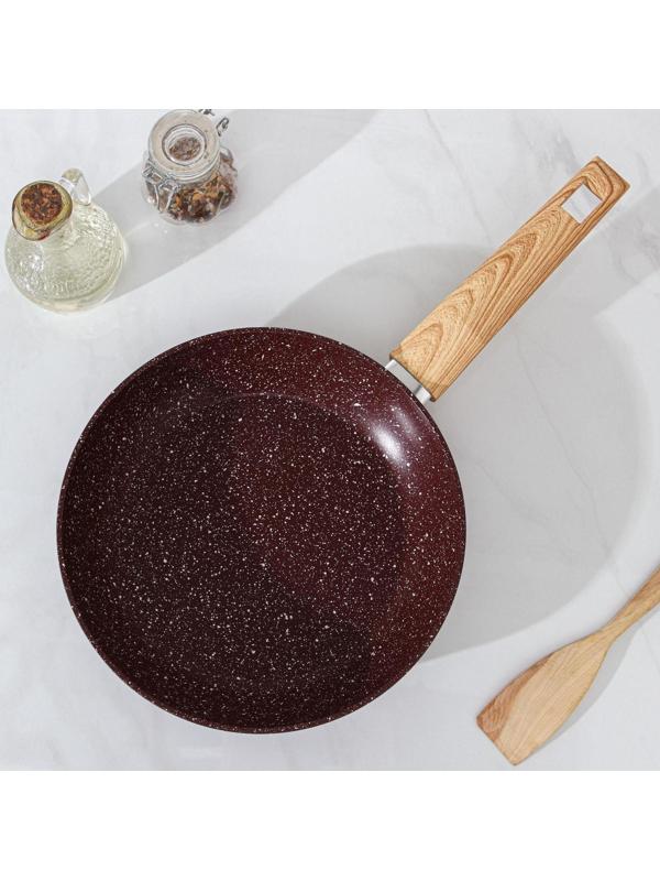 Сковорода кованая Magistro Natural. Brown, d=24 см, ручка soft-touch, антипригарное покрытие, индукция, цвет коричневый