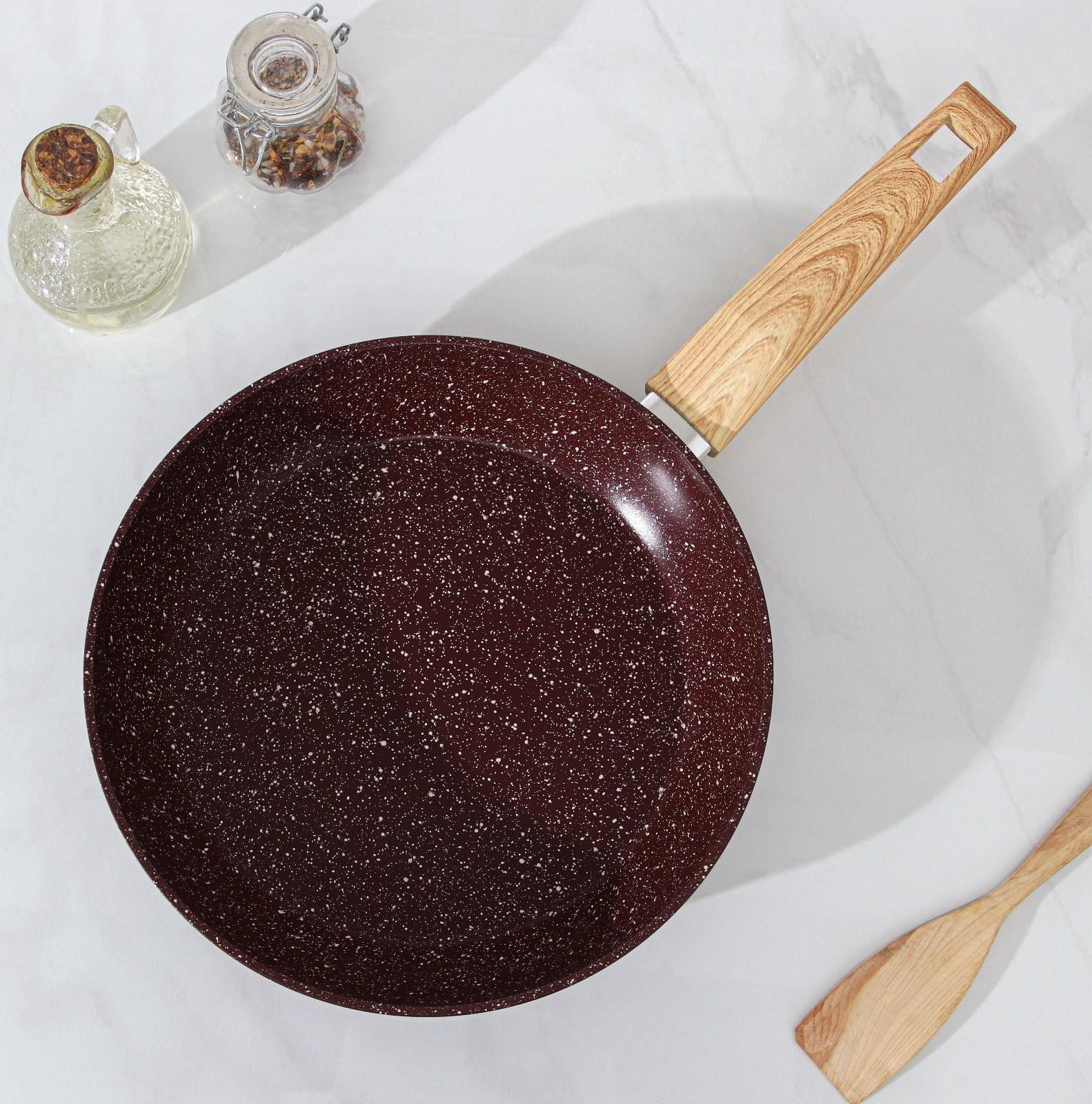 Сковорода кованая Magistro Natural. Brown, d=26 см, ручка soft-touch, антипригарное покрытие, индукция, цвет коричневый