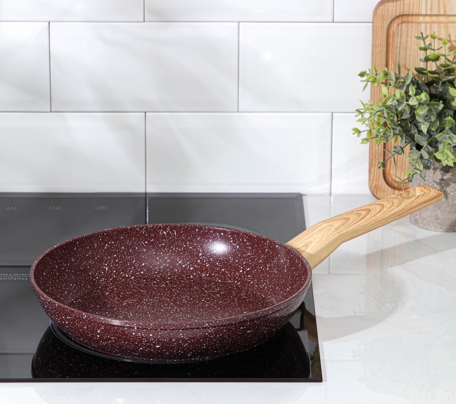 Сковорода кованая Magistro Natural. Brown, d=26 см, ручка soft-touch, антипригарное покрытие, индукция, цвет коричневый