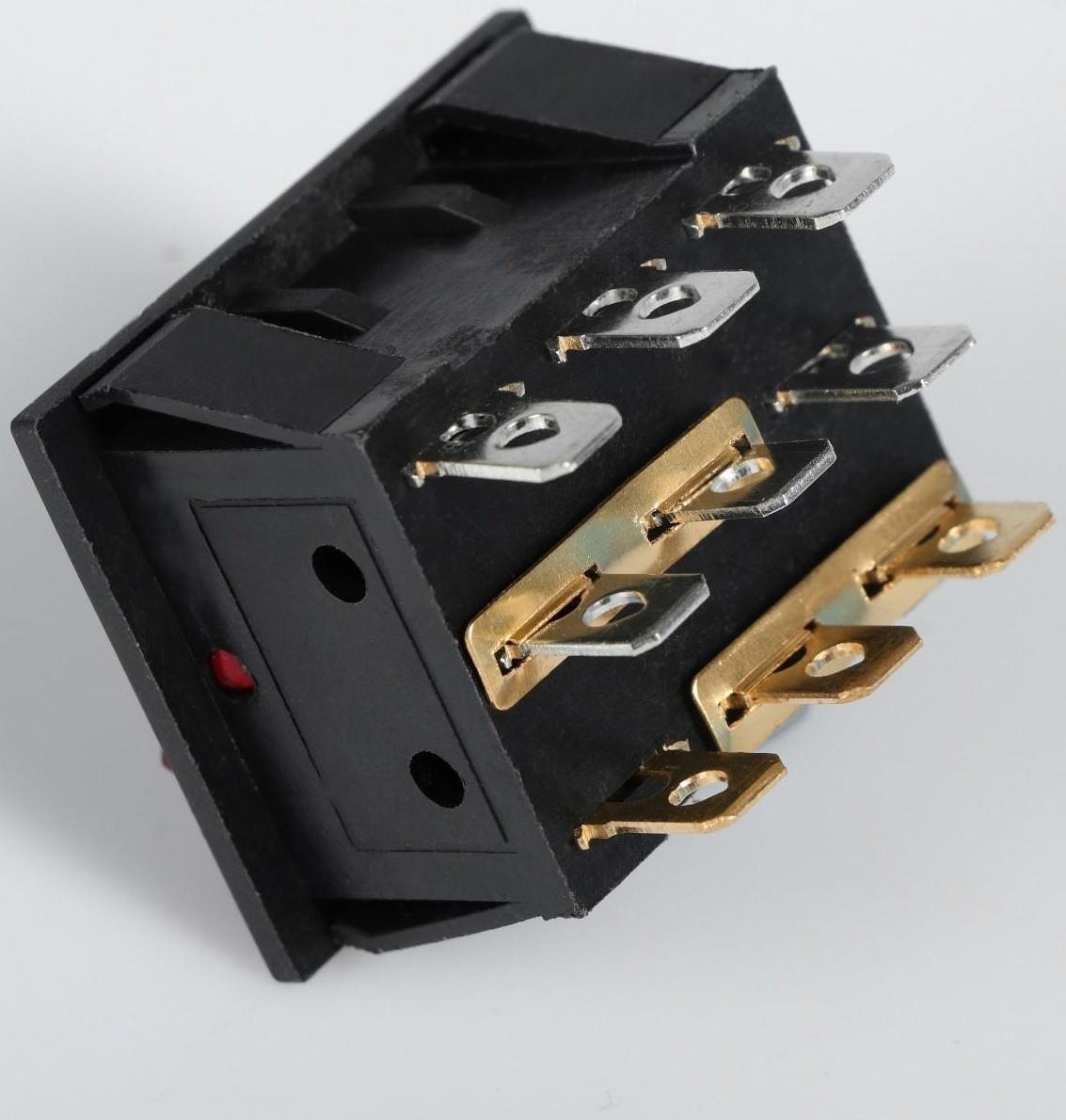 Выключатель трехклавишный с подсветкой, красный