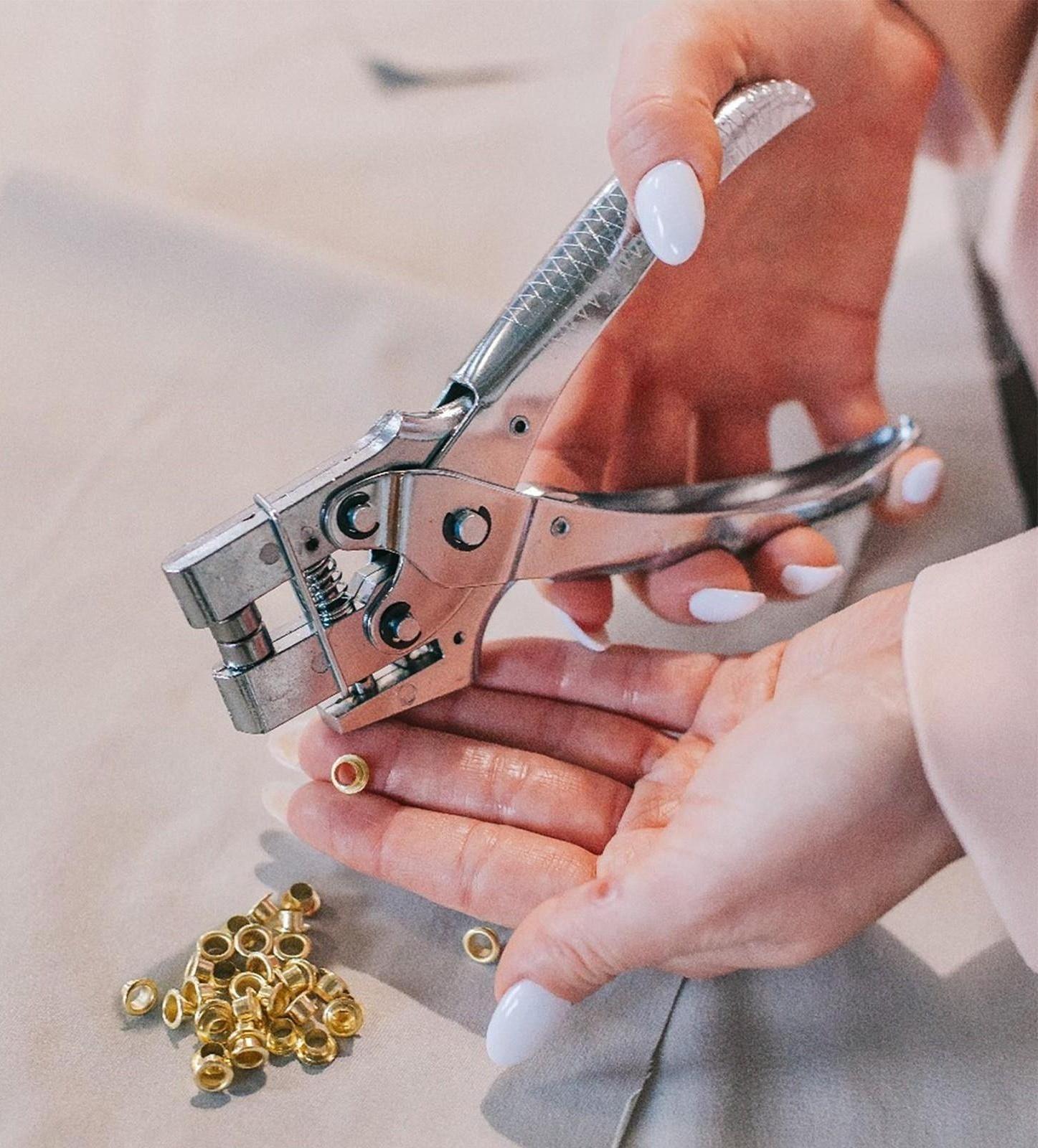 Щипцы с дыроколом для установки блочек, с блочками, ̴ 100 шт, 17 × 10 см