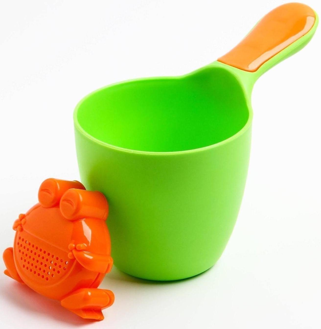 Ковш для купания и мытья головы, детский банный ковшик, хозяйственный с насадкой-лейкой  «Лягушонок», 500 мл., цвет МИКС