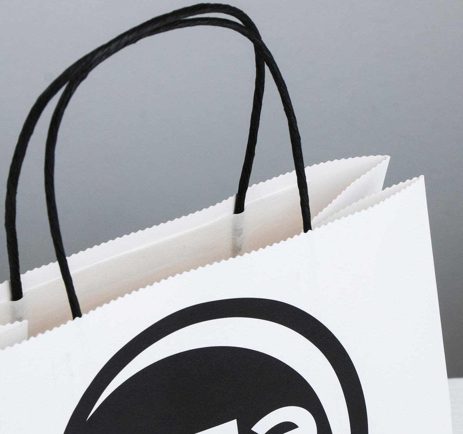 Пакет подарочный «С Дэ Рэ», 22 × 22 × 11 см