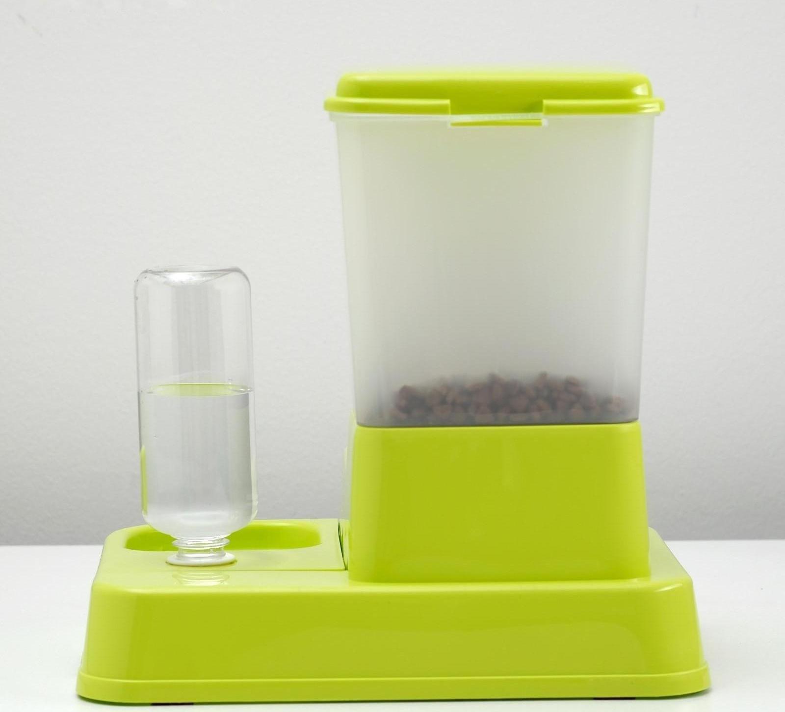 Комплекс: контейнер для корма (1,5 кг), съемная миска и поилка, зеленый