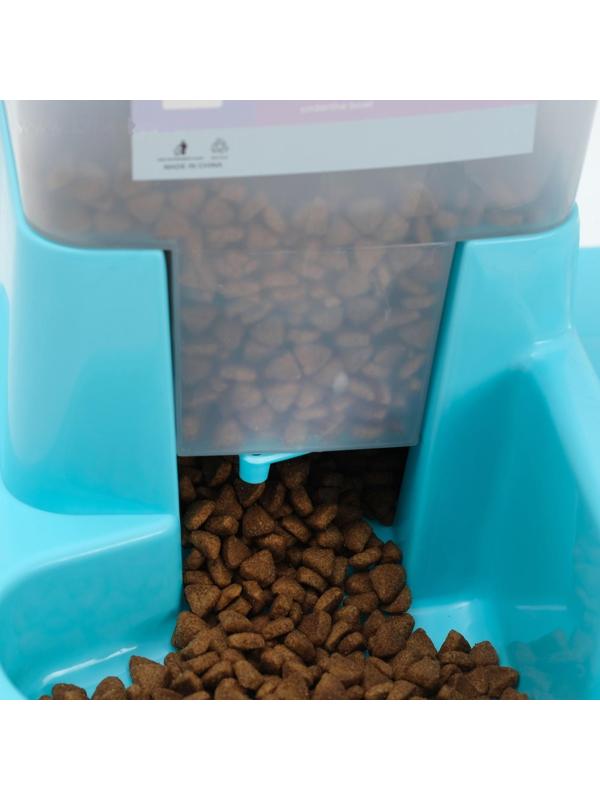 Комплекс: контейнер для корма (1,5 кг), съемная миска и поилка, голубой