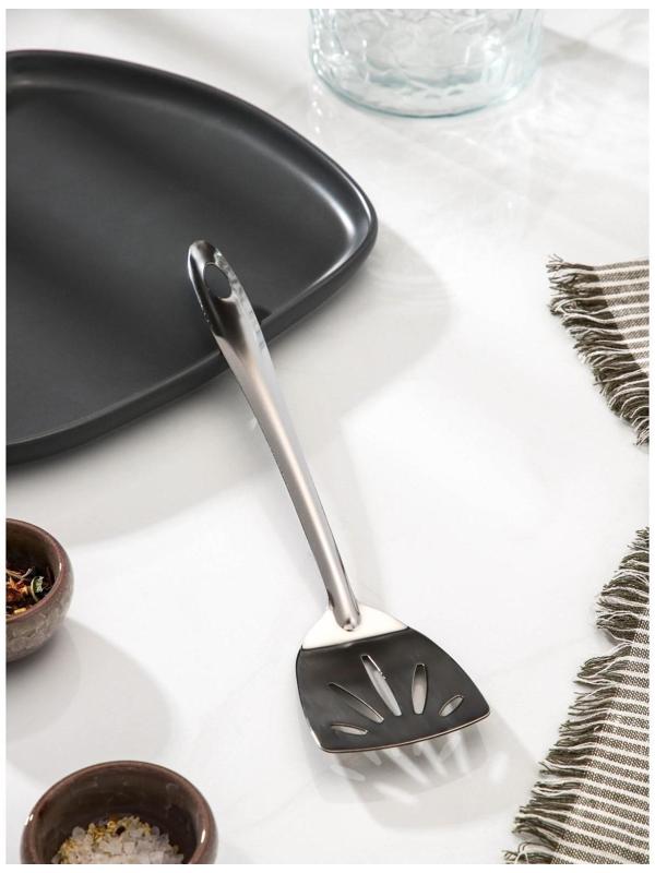 Лопатка из нержавеющей стали Доляна «Хозяюшка», с отверстиями, h=28 см, цвет серебряный