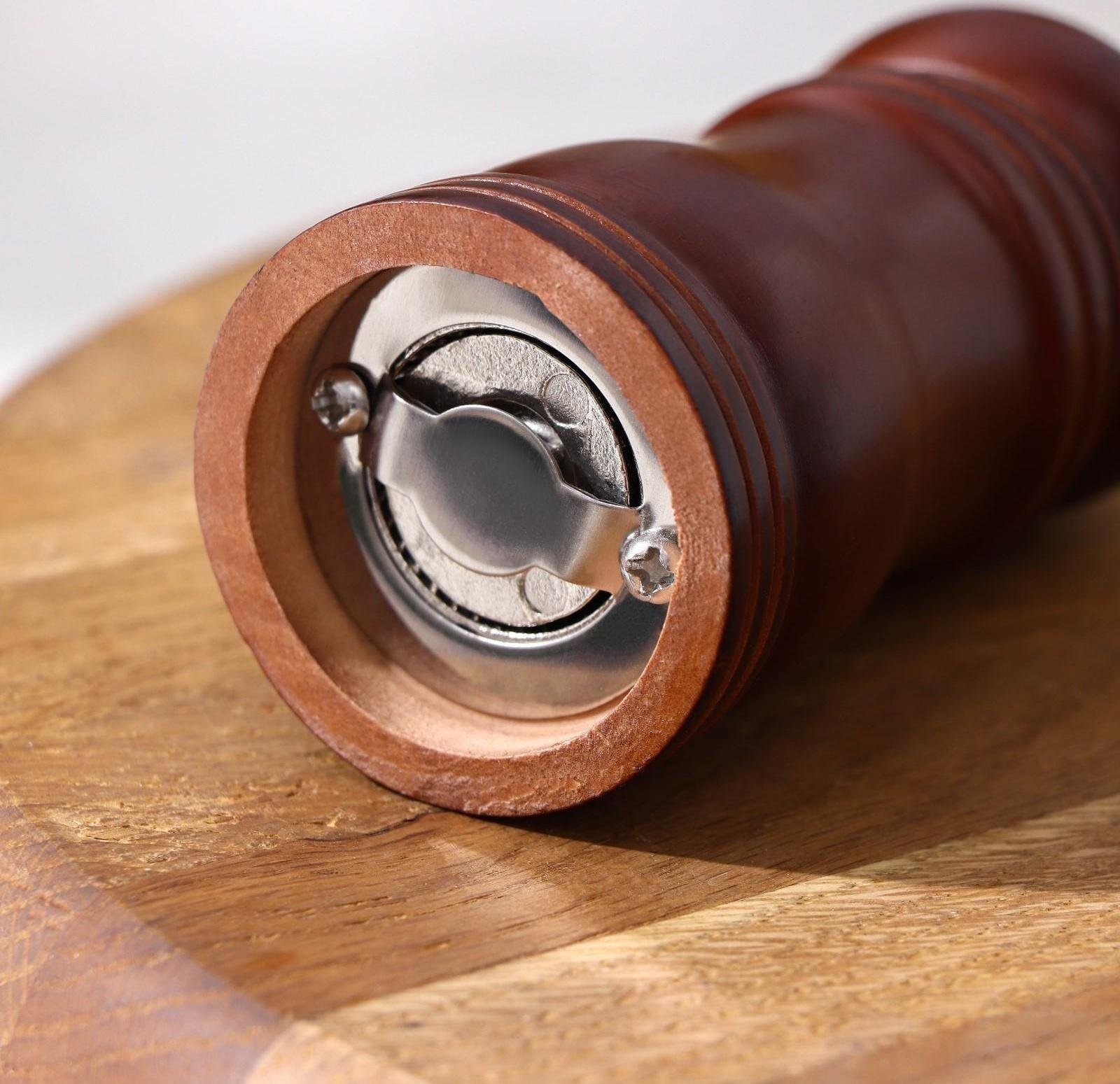 Мельница для специй, 10,5×4,5 см, металлический механизм, цвет тёмное дерево