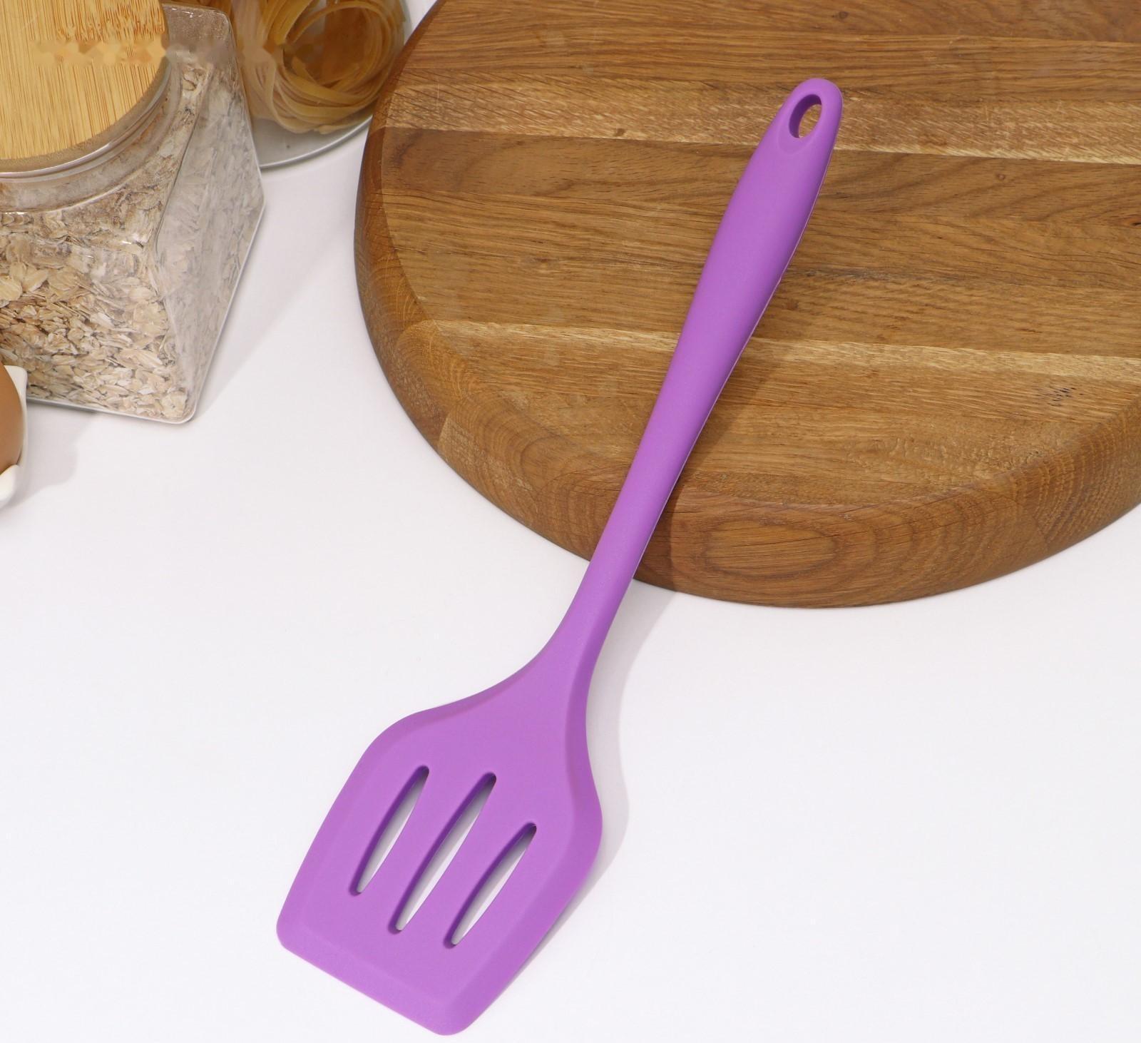 Лопатка Доляна «Фиалка», 29,5 см, с отверстиями, цвет фиолетовый