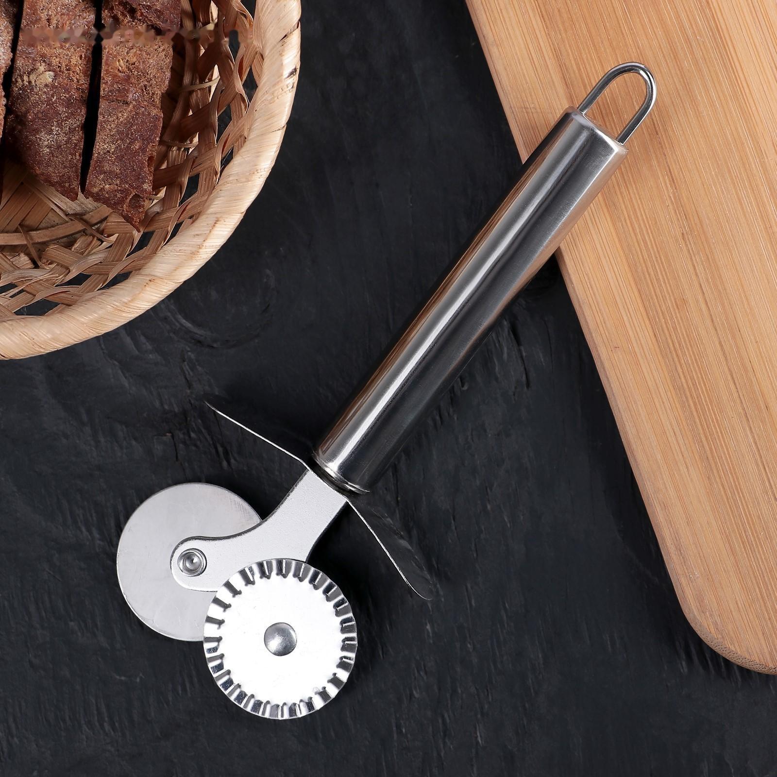 Нож для теста и пиццы Доляна «Металлик», 2 лезвия, 18 см, цвет хромированный