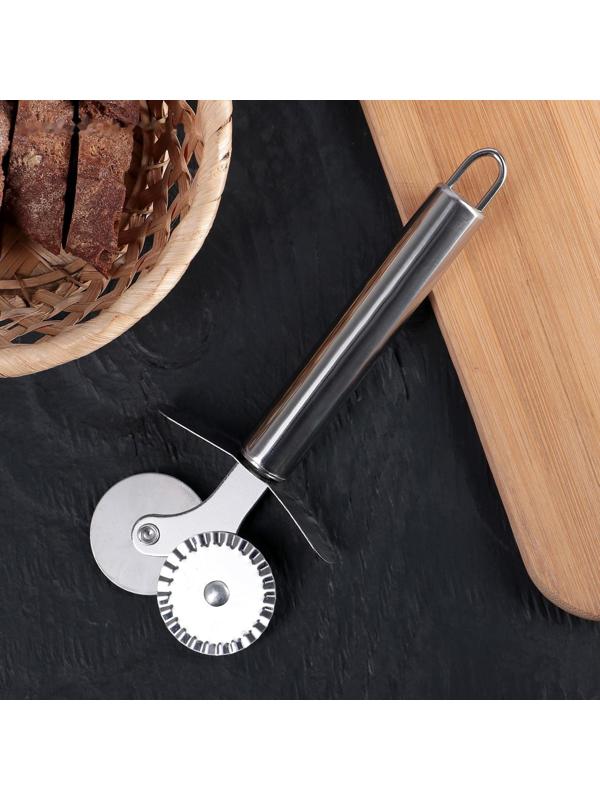 Нож для теста и пиццы Доляна «Металлик», 2 лезвия, 18 см, цвет хромированный