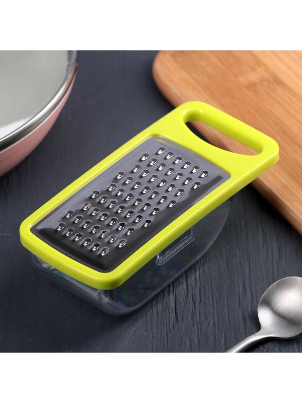 Тёрка с контейнером для детского питания Доляна «Алиса», 13×6×4 см, АБС-пластик, цвет МИКС