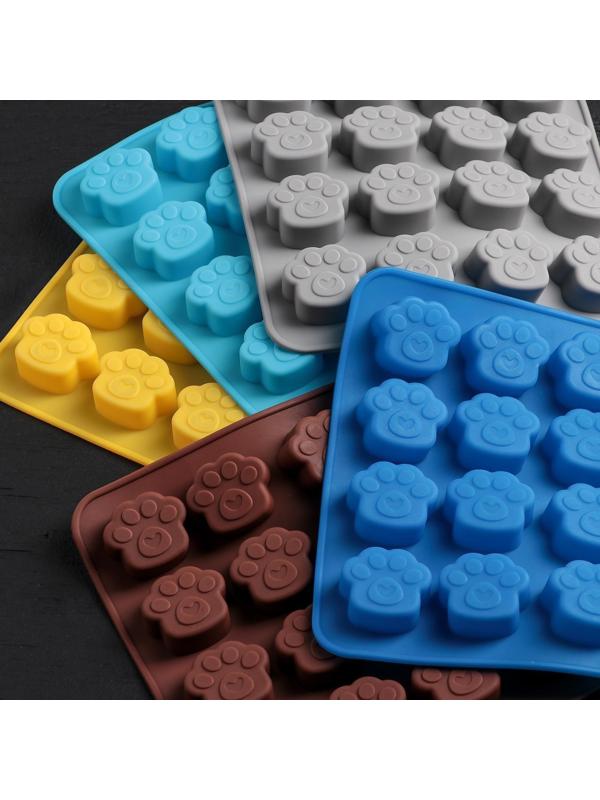 Форма для льда и кондитерских украшений Доляна «Лапки», 16×15,5 см, силикон, 16 ячеек (3×2,7×0,5 см), цвет МИКС