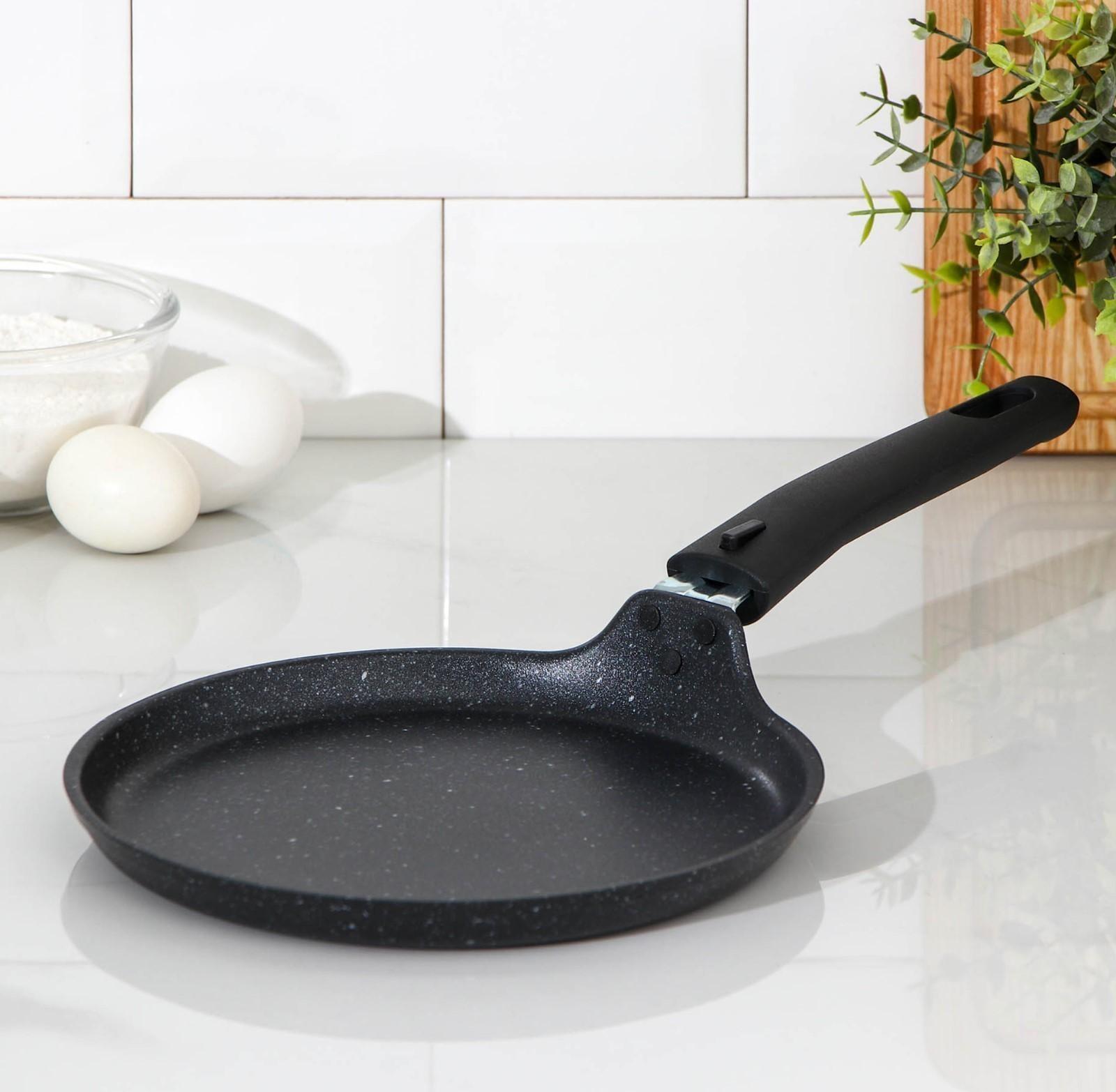 Сковорода блинная, d=20 см, пластиковая ручка, антипригарное покрытие, цвет тёмный мрамор