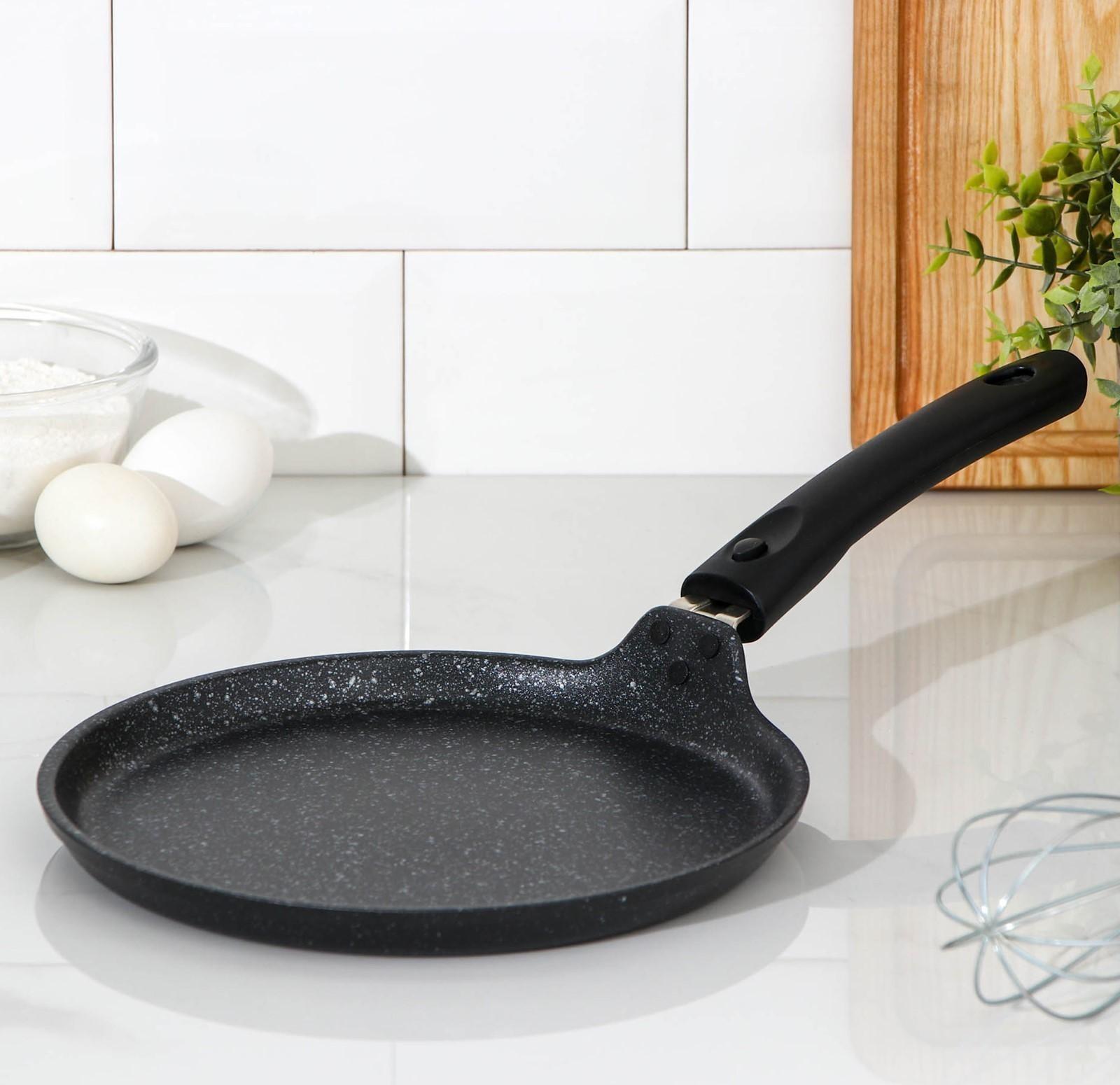 Сковорода блинная, d=22 см, пластиковая ручка, антипригарное покрытие, цвет тёмный мрамор