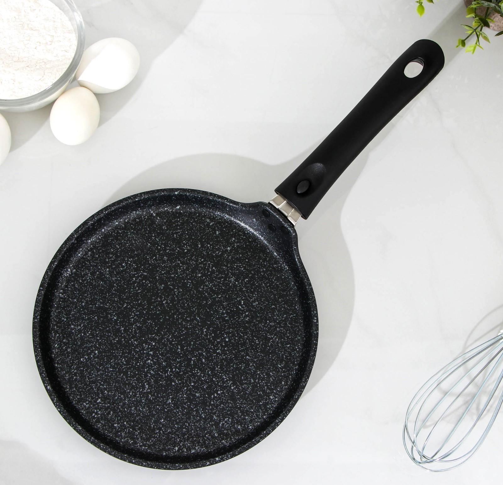 Сковорода блинная, d=22 см, пластиковая ручка, антипригарное покрытие, цвет тёмный мрамор
