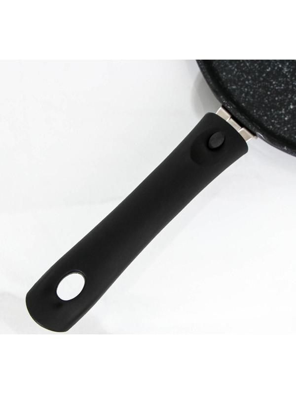 Сковорода блинная, d=22 см, пластиковая ручка, антипригарное покрытие, цвет тёмный мрамор