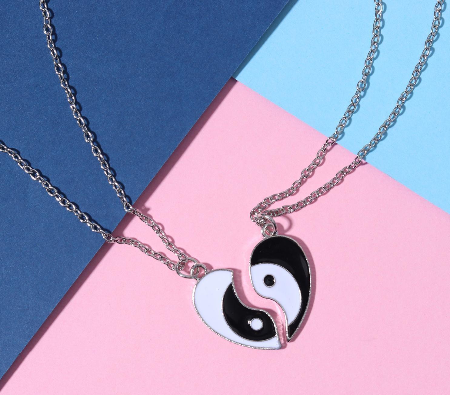 Кулоны на отрывной карточке 