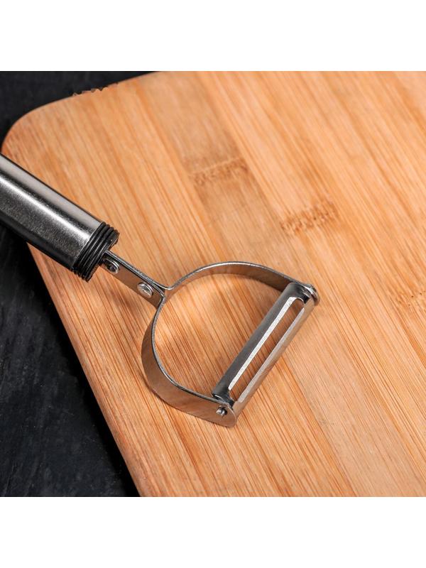 Овощечистка горизонтальная «Помощник», 16 см, цвет хромированный, чёрный