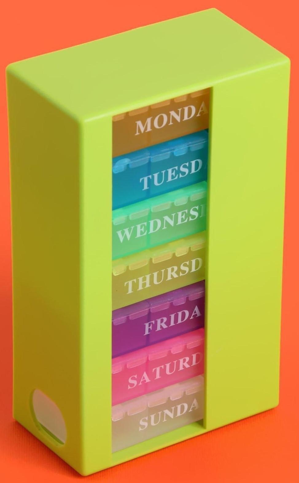 Таблетница-органайзер «Неделька», английские буквы, 7 контейнеров по 3 секции, разноцветный