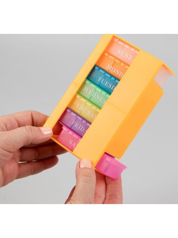 Таблетница-органайзер «Неделька», английские буквы, 7 контейнеров по 3 секции, разноцветный