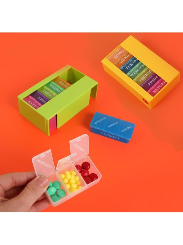 Таблетница-органайзер «Неделька», английские буквы, 7 контейнеров по 3 секции, разноцветный