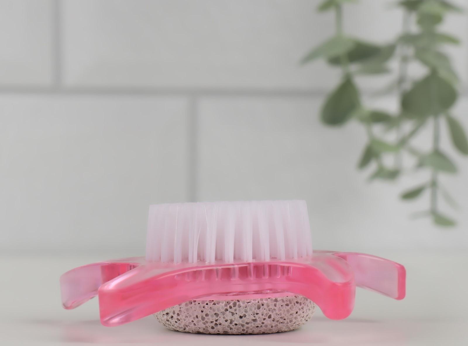 Пемза для педикюра с щёткой «Звезда», 9 см, цвет МИКС