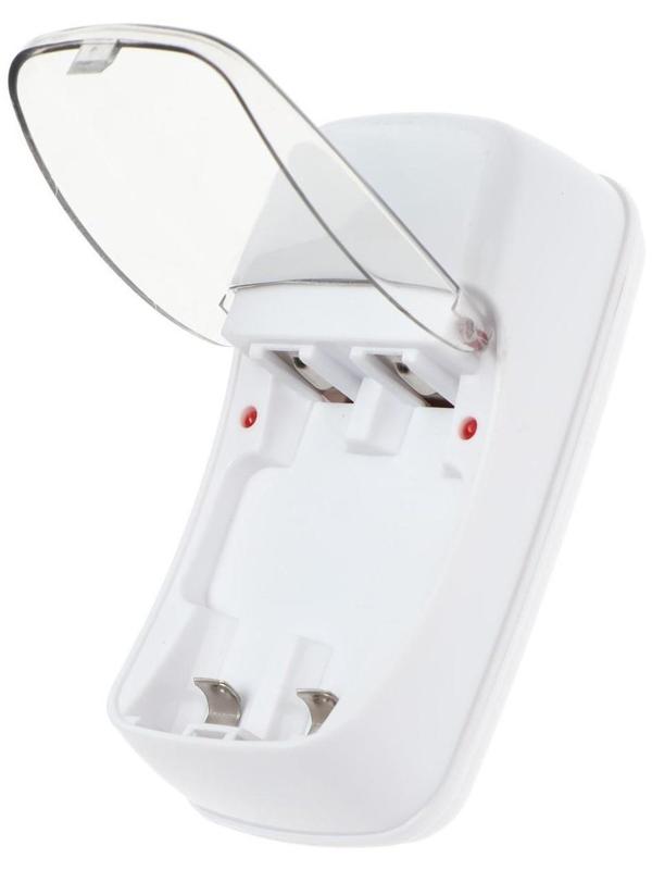 Зарядное устройство для двух АКБ АА или ААА CHR-57, вилка складная, сила заряда 180 мА,белое