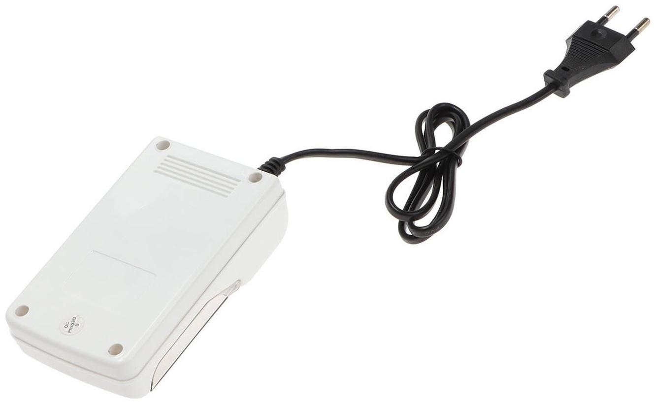 Зарядное устройство для четырех аккумуляторов АА или ААА CHR-56, 1 м,ток заряда 180 мА,белое