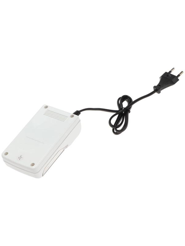 Зарядное устройство для четырех аккумуляторов АА или ААА CHR-56, 1 м,ток заряда 180 мА,белое