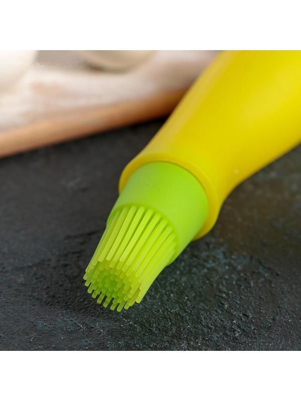 Кисть с резервуаром для масла Доляна «Самуй», 13×4,5×4,5 см, цвет МИКС