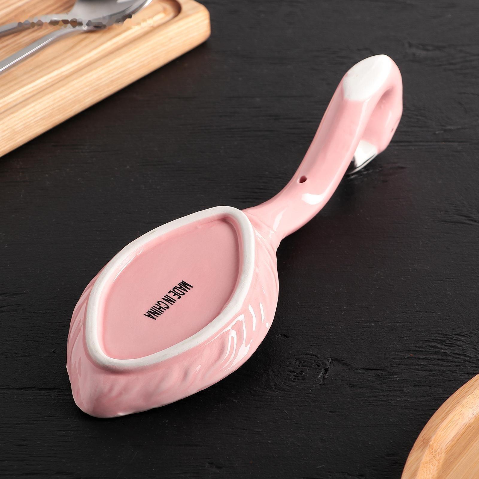 Подставка под ложку «Фламинго», 26×9 см, цвет розовый