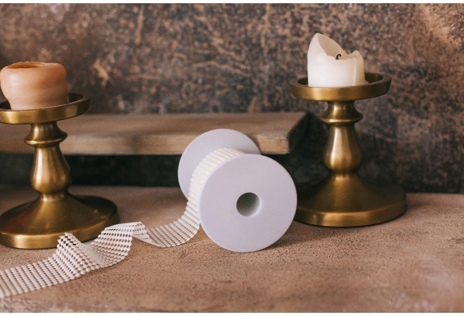 Бобина 9,2 × 11 см, d = 2,2 см, цвет белый