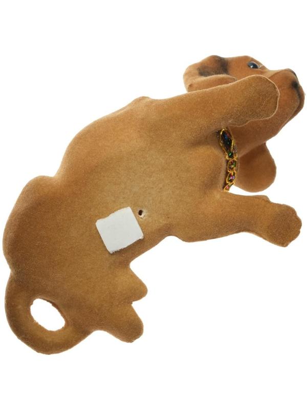 Собака на панель авто, качающая головой, большая, бежевый окрас