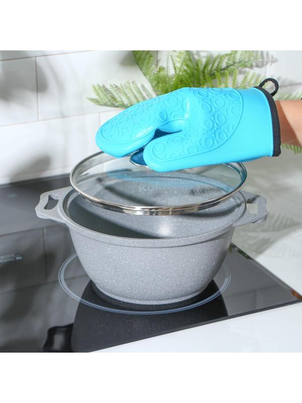 Рукавица силиконовая для горячего «Профи», 22×19 см, цвет голубой