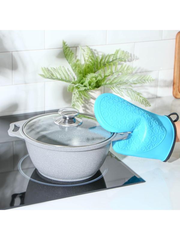 Рукавица силиконовая для горячего «Профи», 22×19 см, цвет голубой