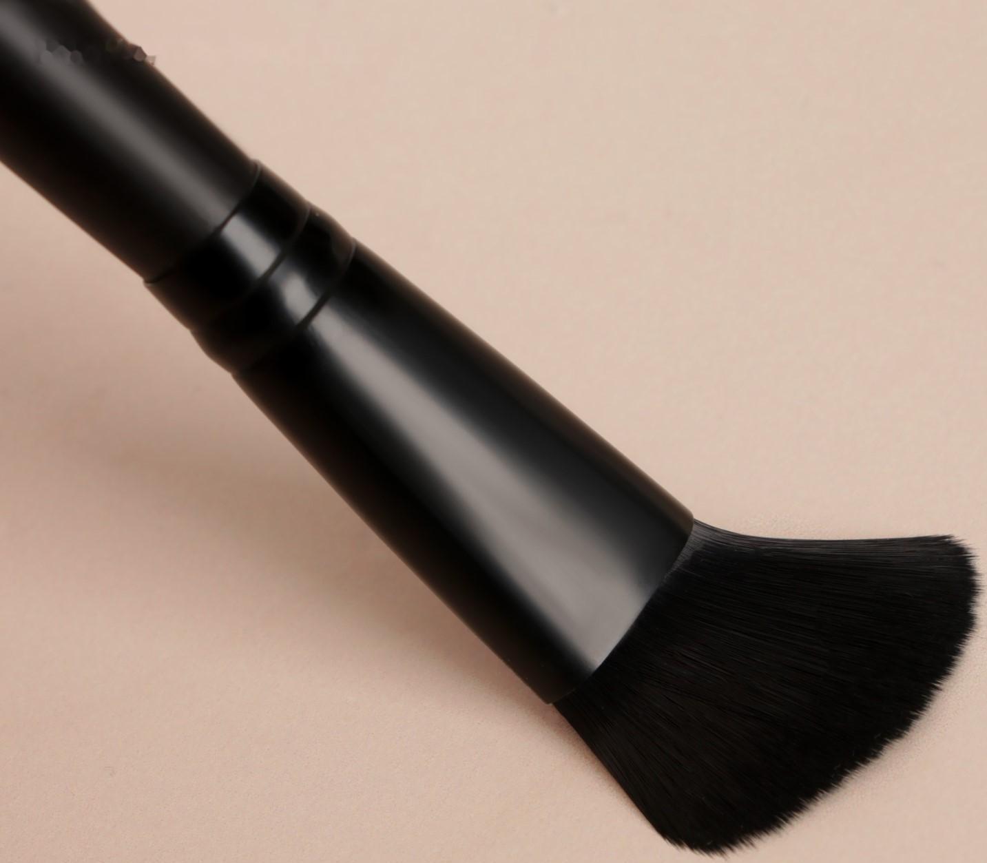 Кисть для макияжа «Premium Brush», 12,5 см, цвет чёрный