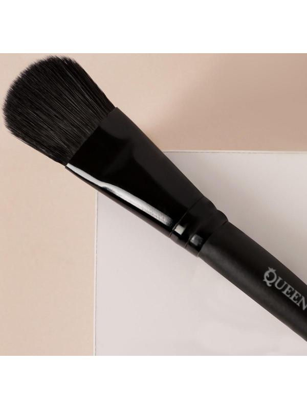 Кисть для макияжа «Premium Brush», 12,5 см, цвет чёрный