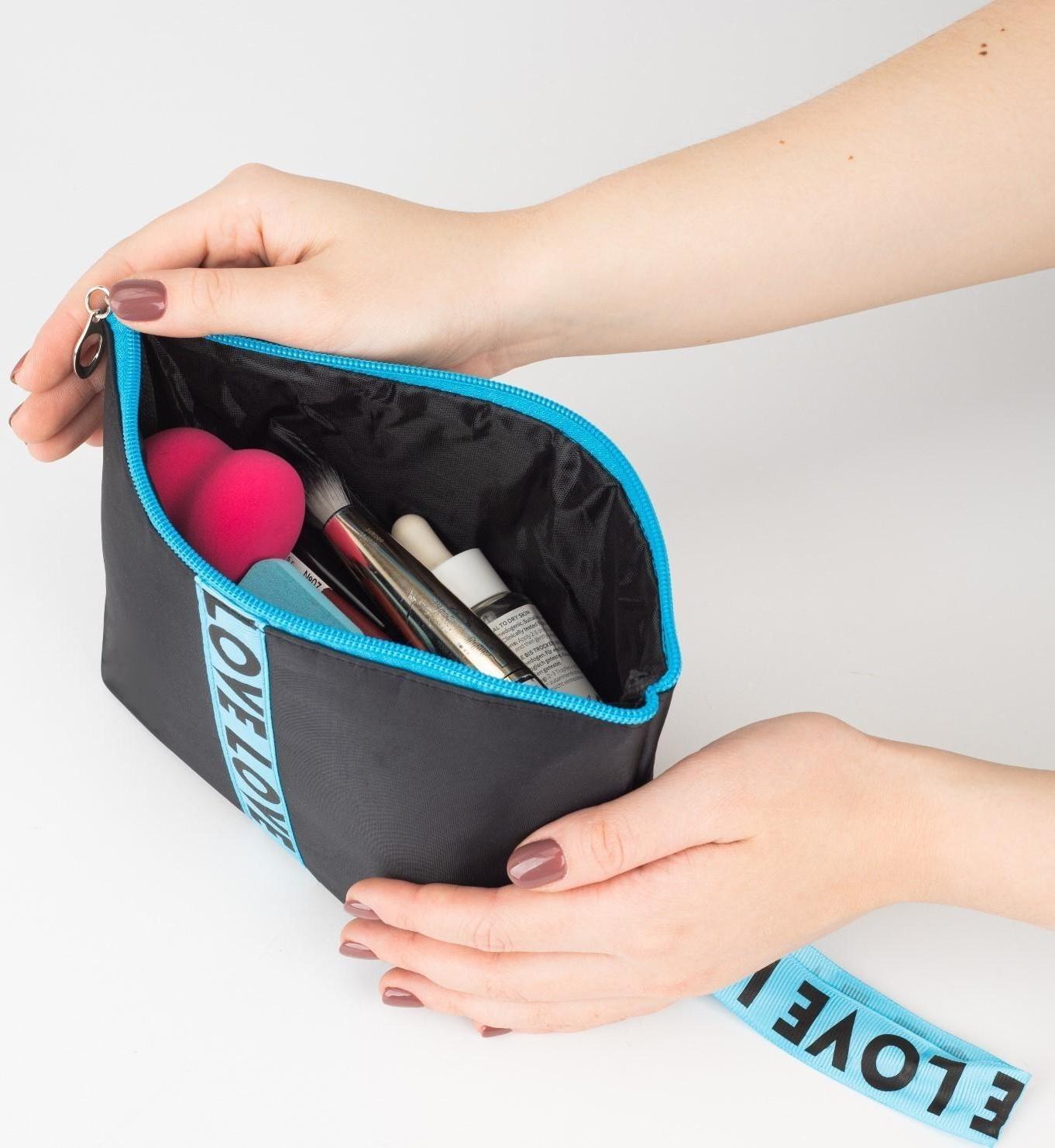Косметичка на молнии, цвет чёрный/голубой