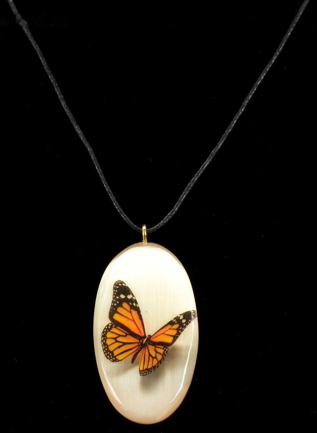 Кулон «Бабочки», 3D, 3×5,5 см, селенит