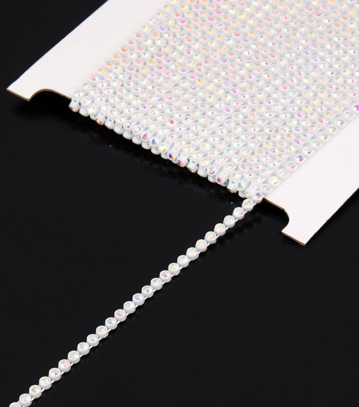 Стразы на нитях, с голографией, 3 мм, 9 ± 1 м, цвет белый