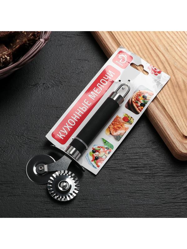 Нож для пиццы и теста Доляна «Нео», 17 см, ручка soft-touch, цвет чёрный