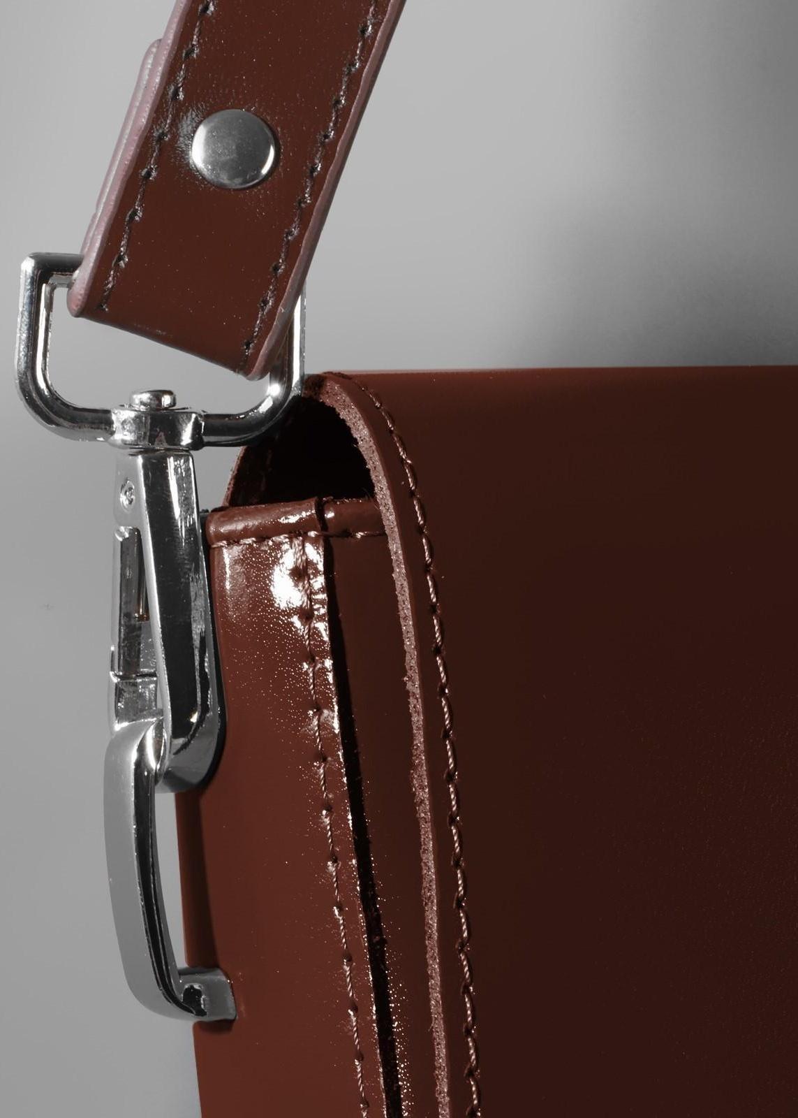 Ручка для сумки, с карабинами, 60 × 2 см, цвет коричневый