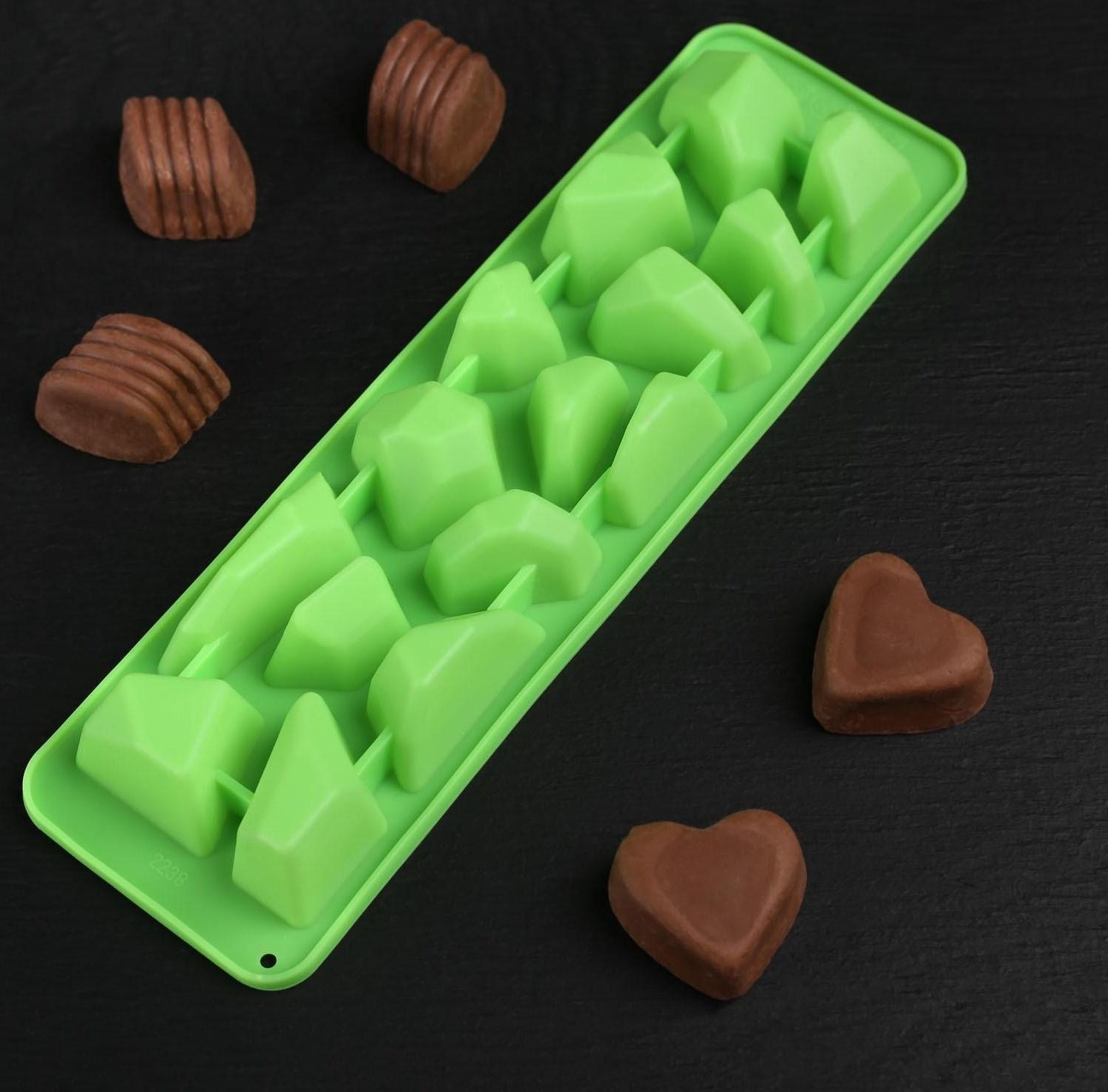 Форма для льда и кондитерских украшений Доляна «Для напитков», 23,5×7 см, силикон, 15 ячеек, цвет МИКС