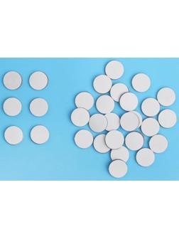 Липучка на клеевой основе «Круг», набор 30 шт., размер 1 шт. 2 × 2 см, цвет серый