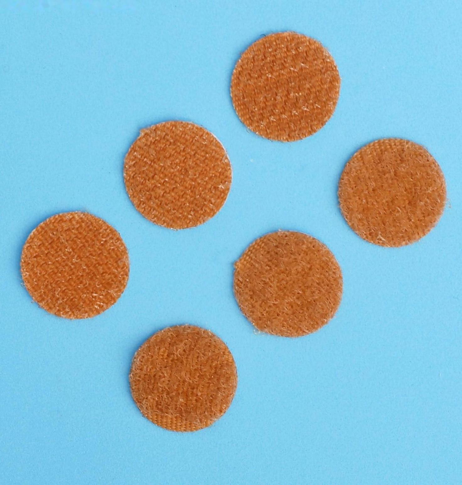 Липучка на клеевой основе «Круг», набор 55 шт., размер 1 шт. 1.5 см, цвет коричневый