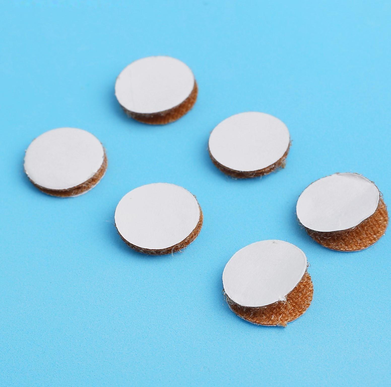 Липучка на клеевой основе «Круг», набор 55 шт., размер 1 шт. 1.5 см, цвет коричневый