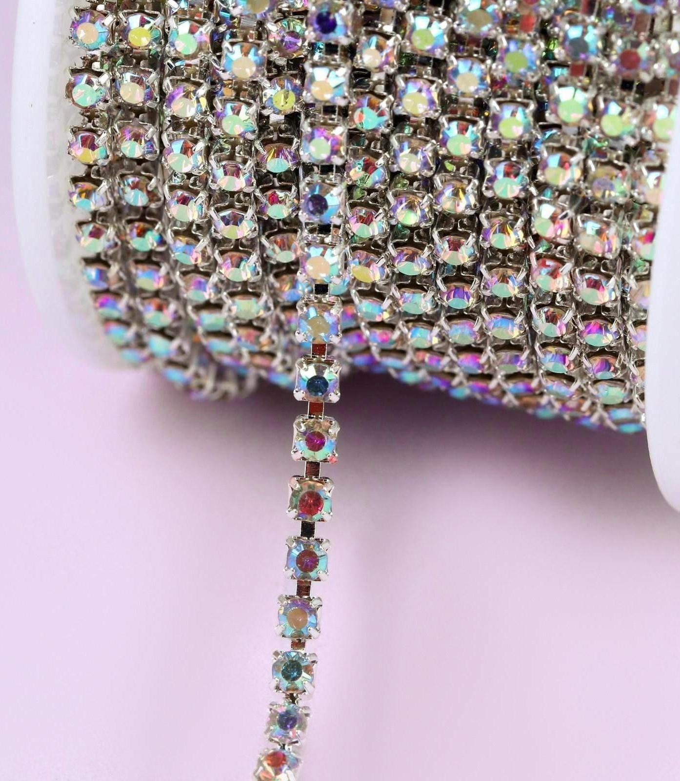 Цепь со стразами, с голографией, 3 мм, 9 ± 1 м, цвет серебряный