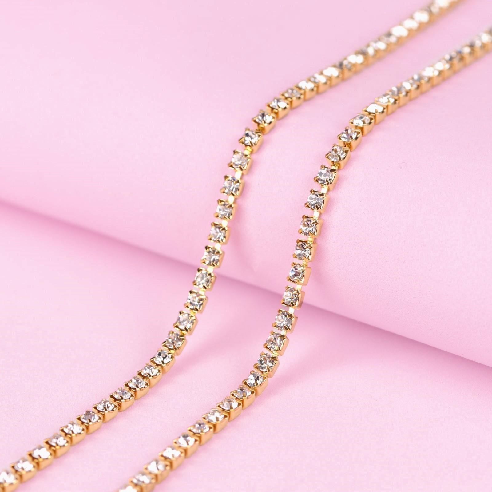 Цепь со стразами, 2,5 мм, 9 ± 1 м, цвет золотой