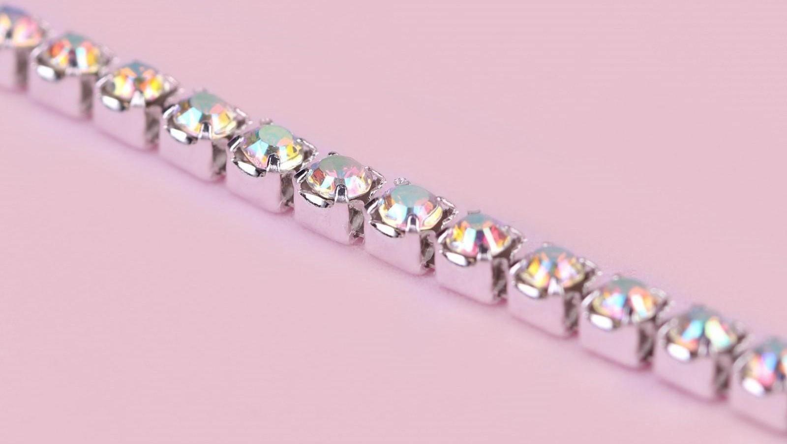 Цепь со стразами, с голографией, 2,5 мм, 9 ± 1 м, цвет серебряный