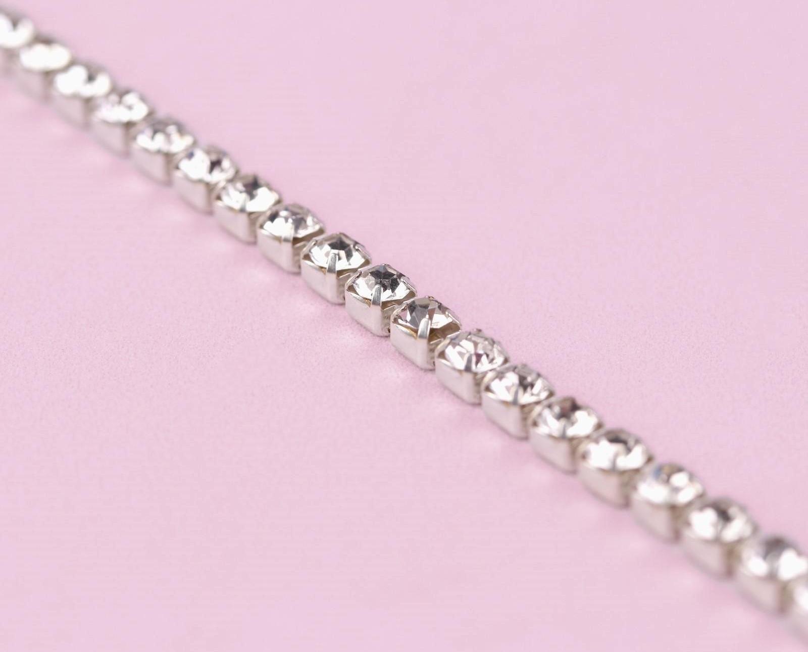 Цепь со стразами, 3,5 мм, 9 ± 1 м, цвет серебряный